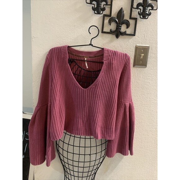 Free People Sweater Womens Size Medium Damsel Bell Sleeve Cropped Pink Oversized - Picture 3 of 16